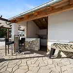 Stunning In With Sauna Drinovci