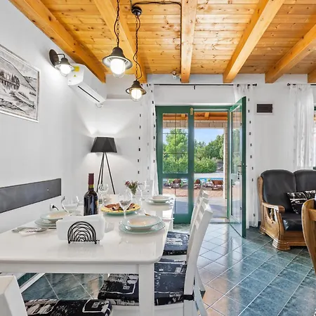 Stunning In With Sauna * Drinovci