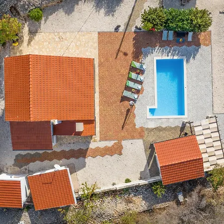 Stunning In With Sauna Drinovci