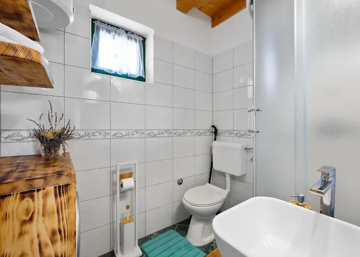 בית נופש Stunning In With Sauna Drinovci